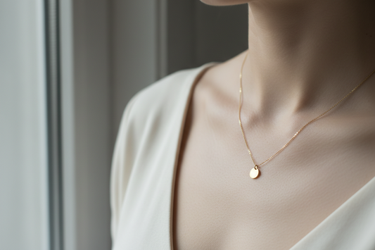 Collier fin doré femme
